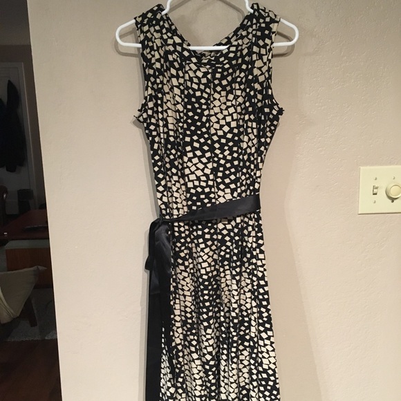 Comfy Stretchy Dress - Picture 3 of 5